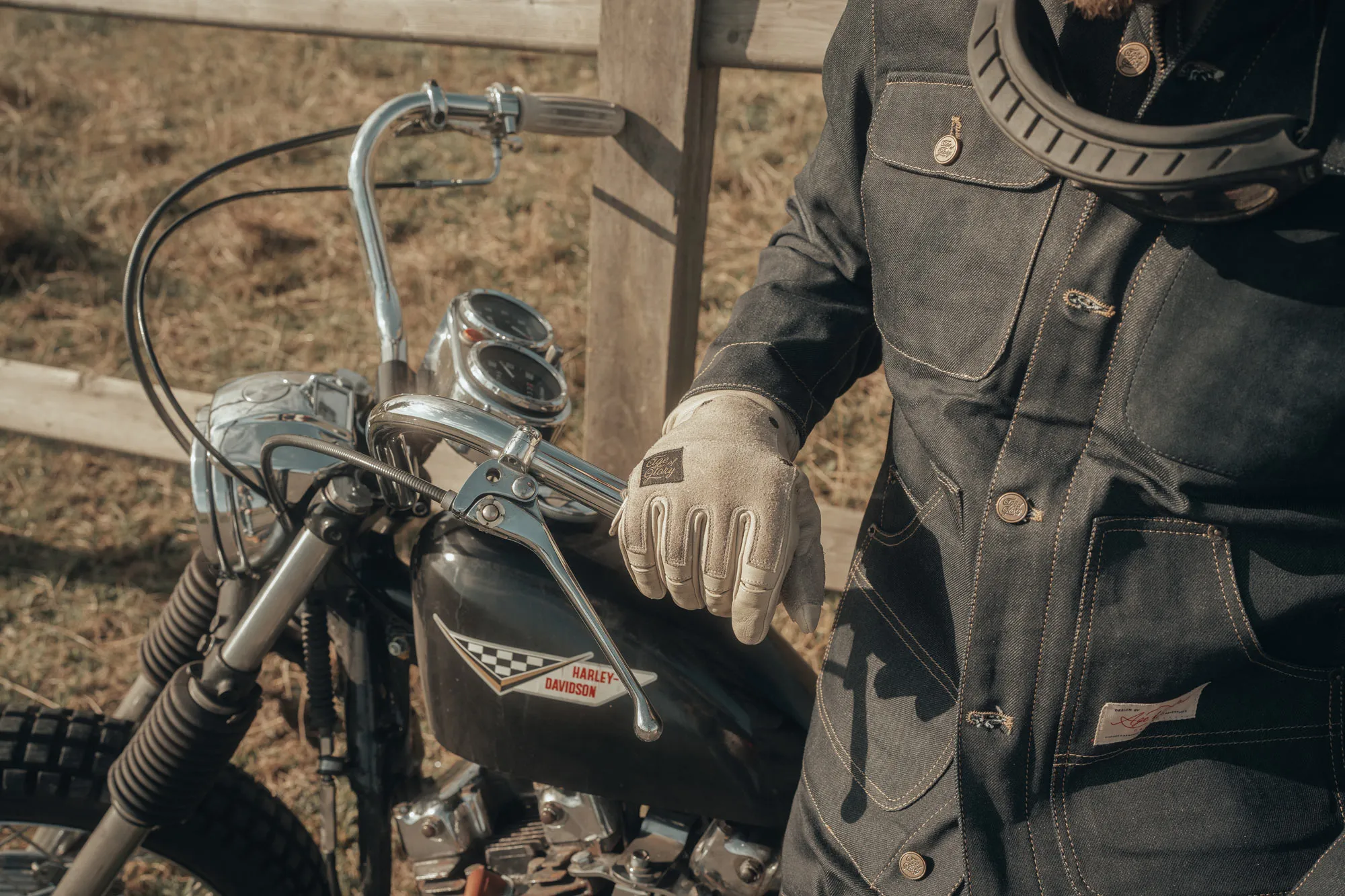 CrafterGloves_AgedWhite_03.jpg