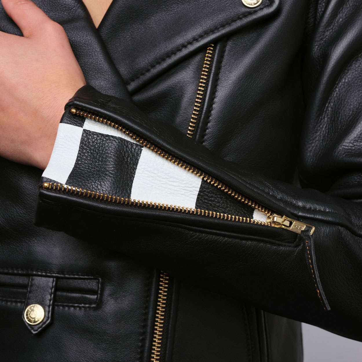 110-Black-915.jpg