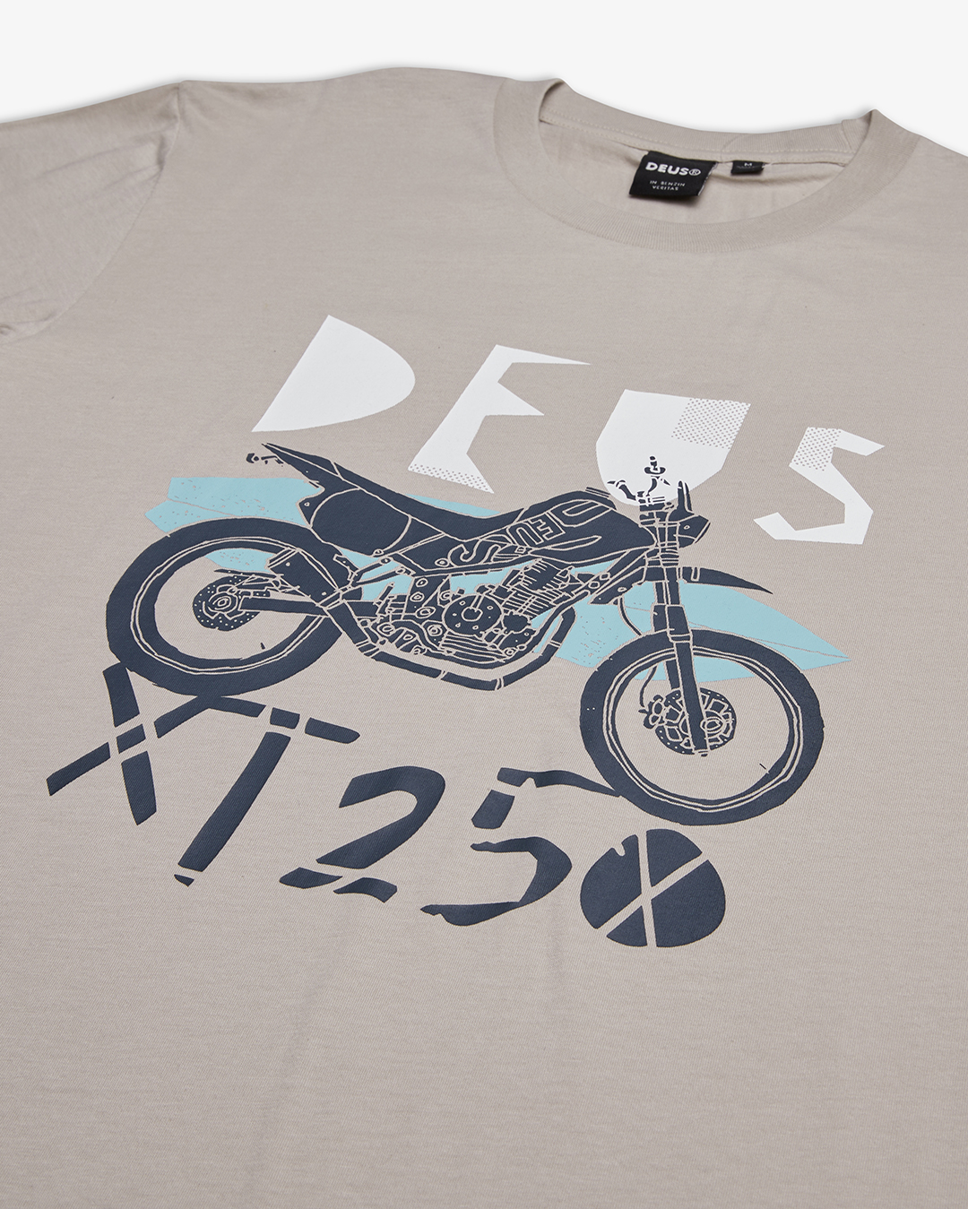 DMP231776C.Xt250 Tee.Silver Lining.6.jpg