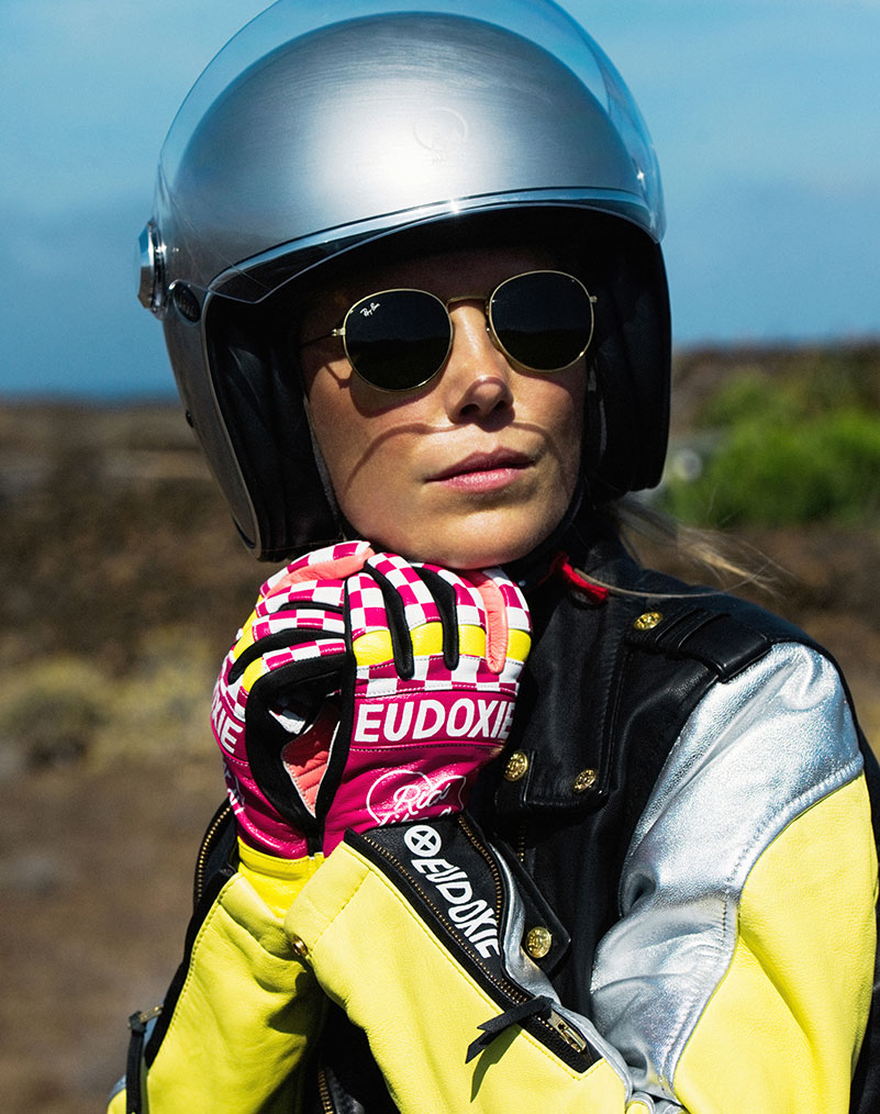 eudoxie-gant-pop-moto-femme-rose-ce-homologue-motarde.jpg