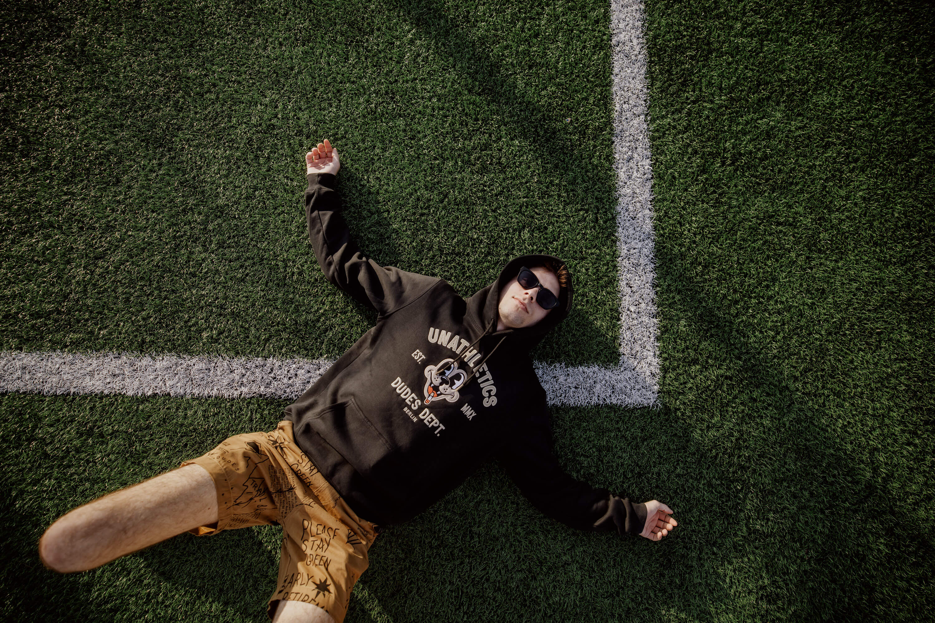 Unathletics-Dept_ClassicHoody_Black_6.jpg