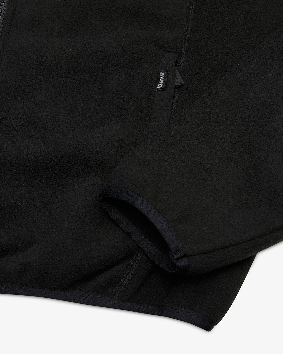 DMF228406.Cycleworks Fleece.Black.7.jpg