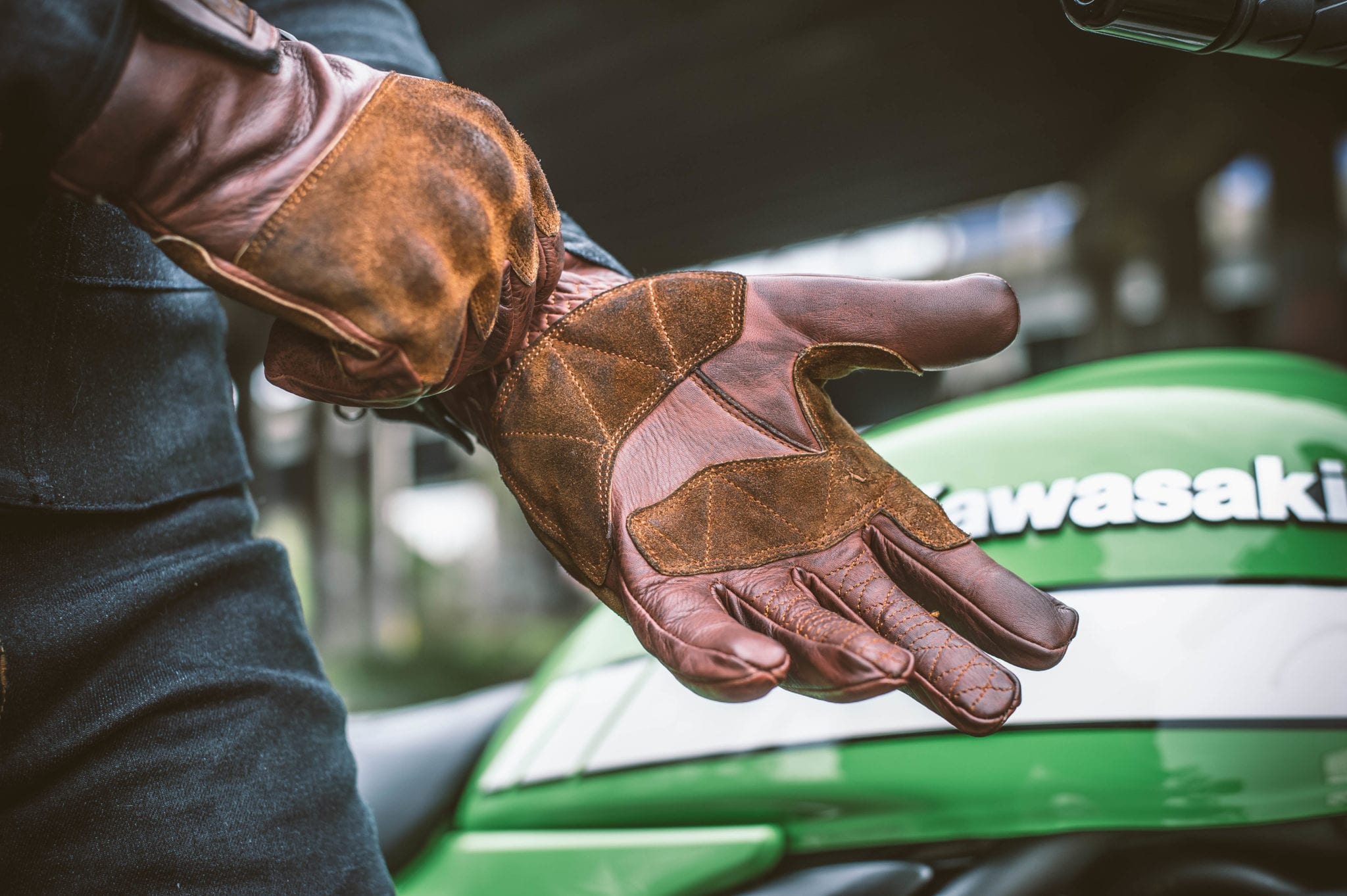 FUEL "Rodeo" Glove Brown - Small - Bild 3