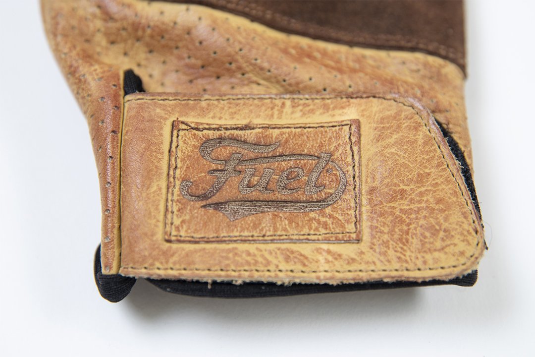 catalogoall-Recuperado.psd_0000s_0000s_0014_01_FuelClothes_GlovesDetails_1080x.jpg