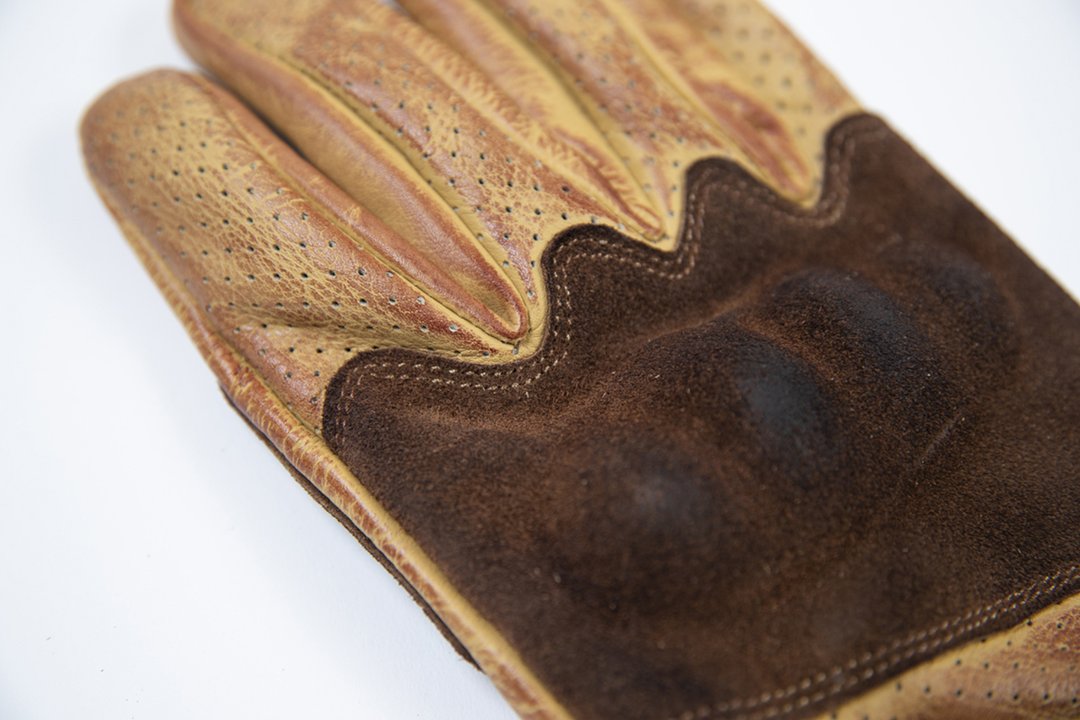 catalogoall-Recuperado.psd_0000s_0000s_0020_04_FuelClothes_GlovesDetails_1080x.jpg