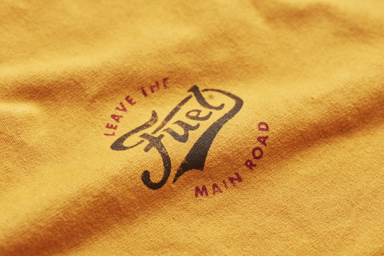 W22-SWEATSHIRT-CREW-321-Mustard-827.jpg