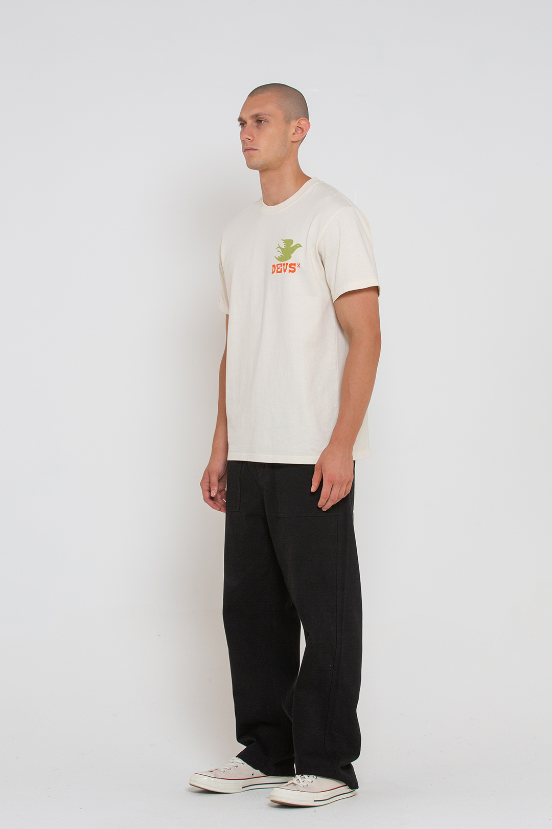 DMF221374A.Budgies Tee.Dirty White.2.jpg