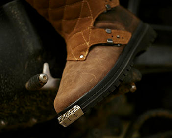 dust-devil-boots-durability_540x-2.jpg