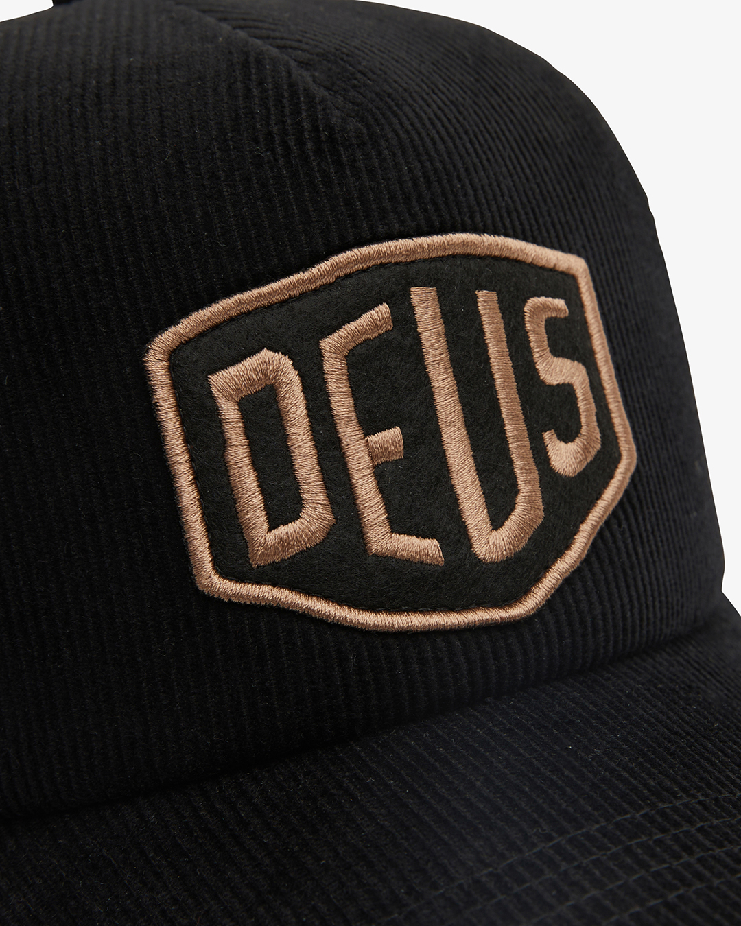 DMF237016.Shield Cord Trucker.Black.3.jpg