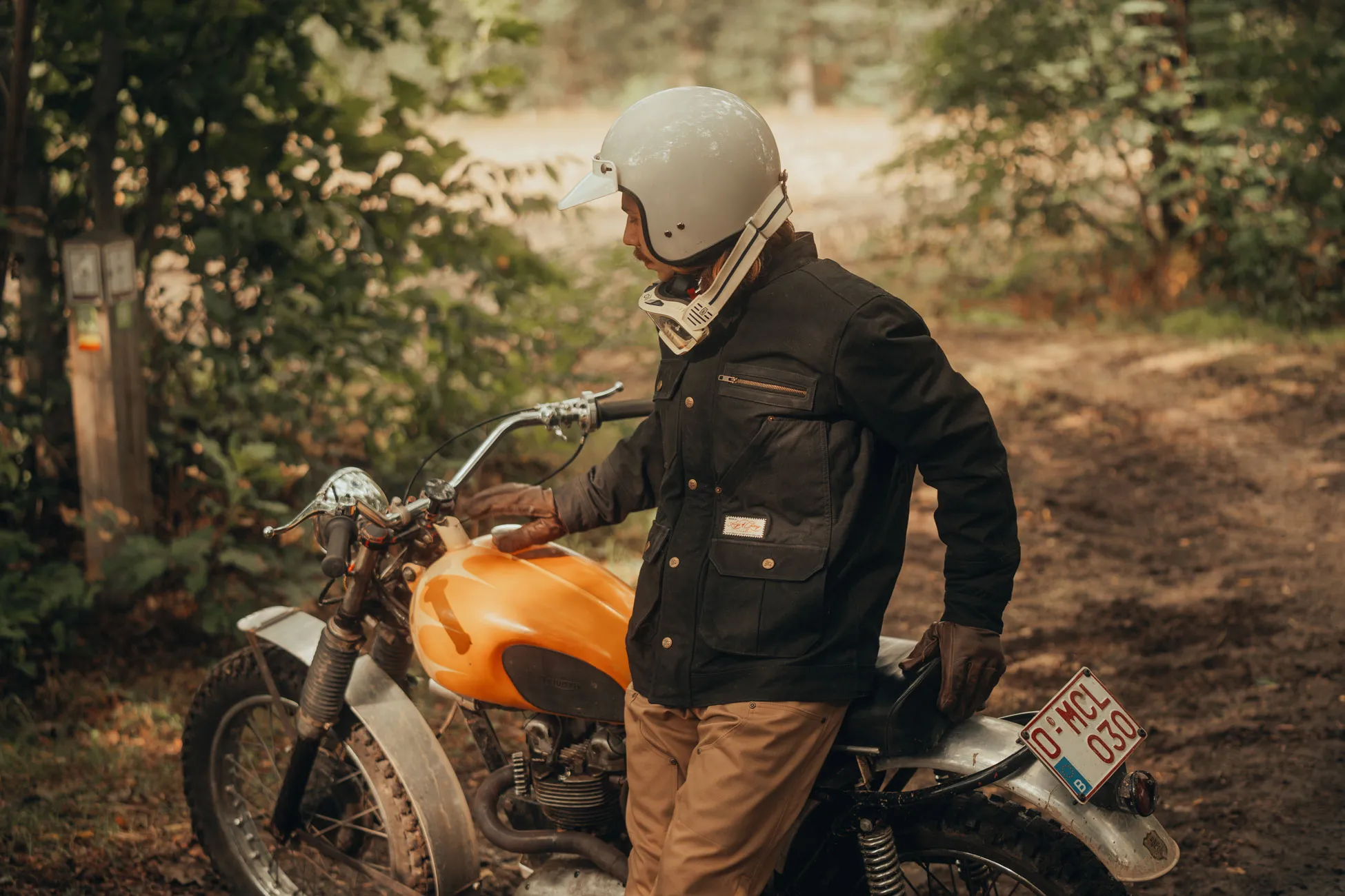 Escape_Jacket_Black_05.jpg