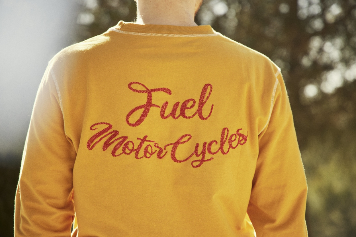 W22-SWEATSHIRT-CREW-321-Mustard-831.jpg