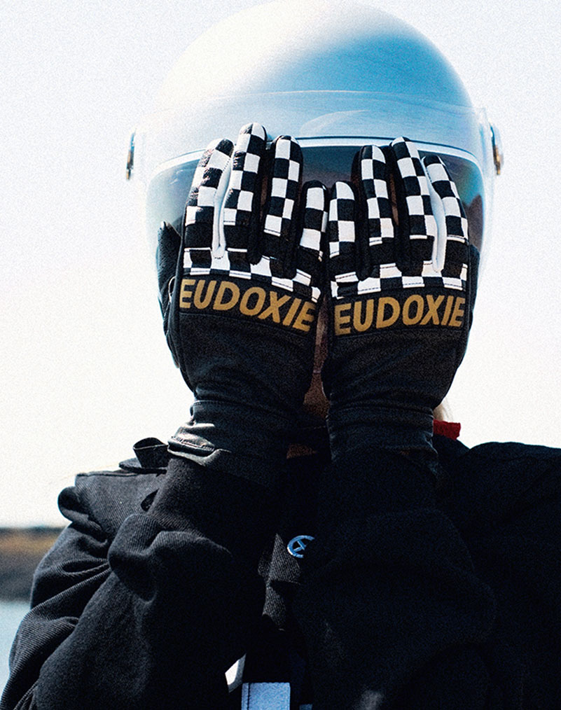 eudoxie-gant-gold-moto-femme-dragonne-niveau-1-rose-ce-homologue-motarde.jpg