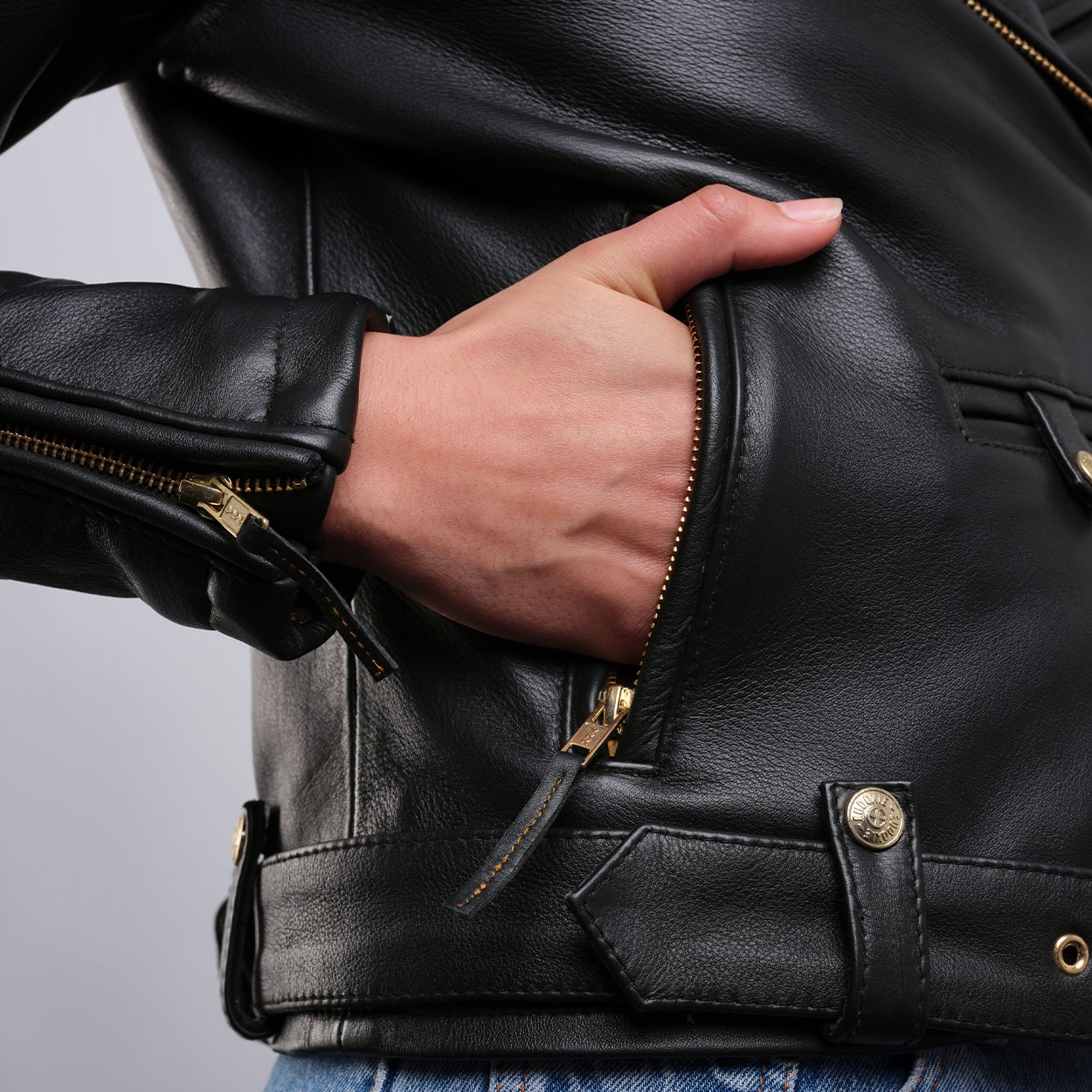 110-Black-914.jpg