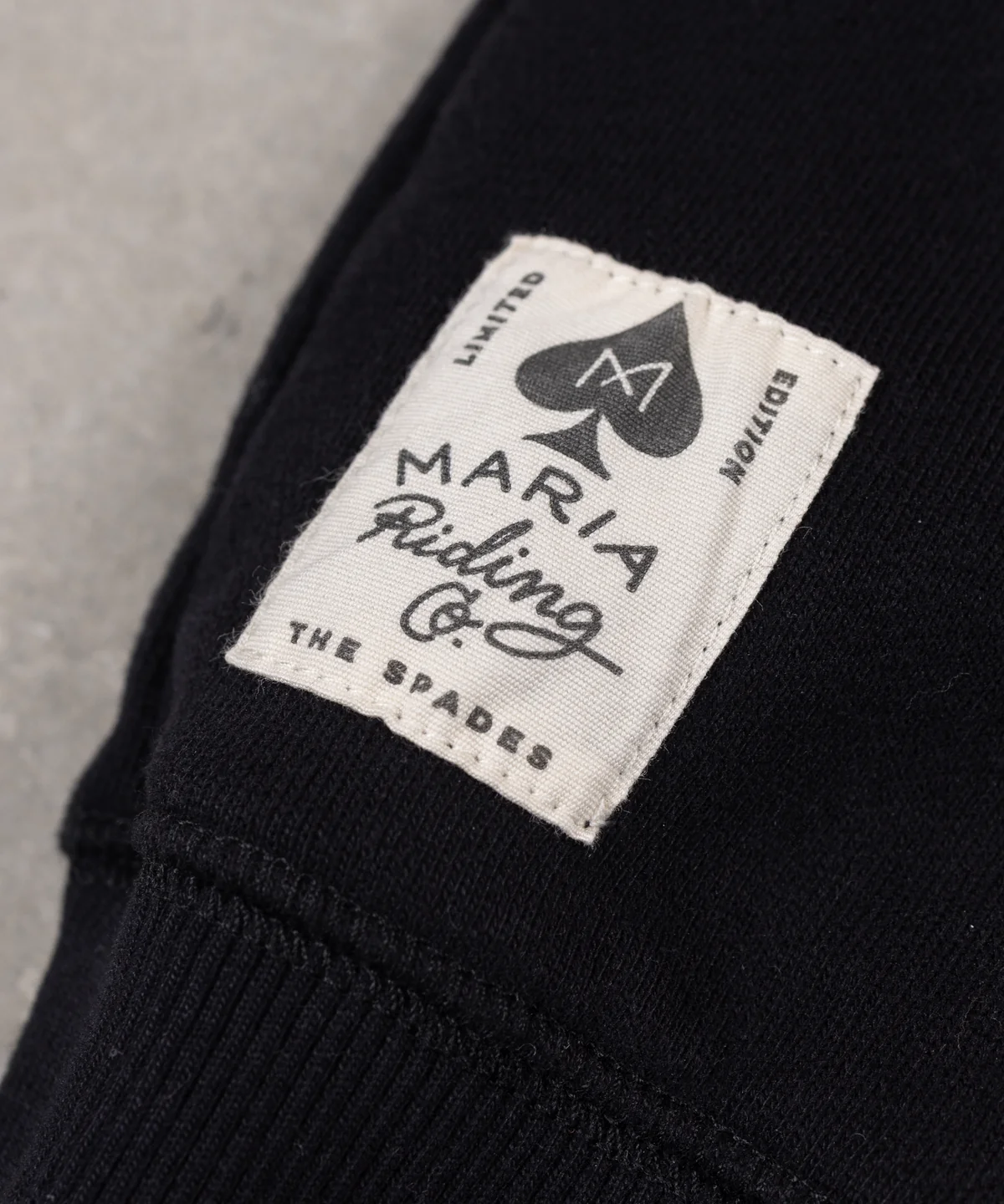 Maria-Spades_Black_limited_05.png