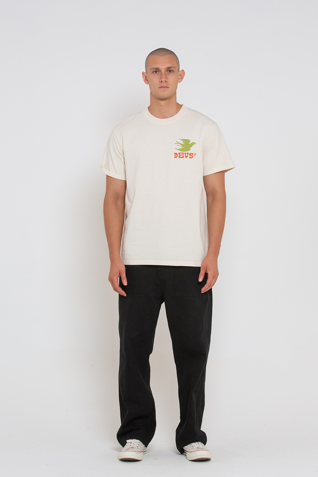 DMF221374A.Budgies Tee.Dirty White.1.jpg