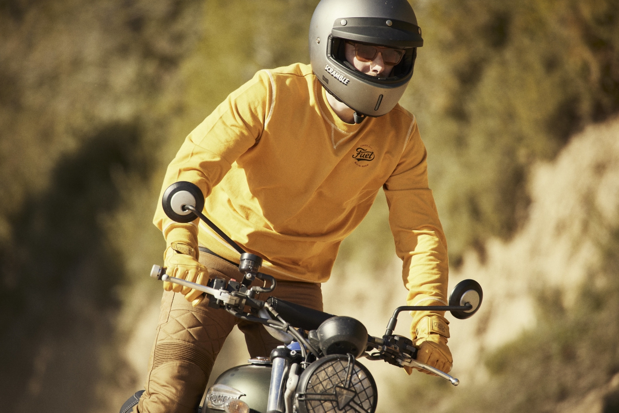 W22-SWEATSHIRT-CREW-321-Mustard-828.jpg