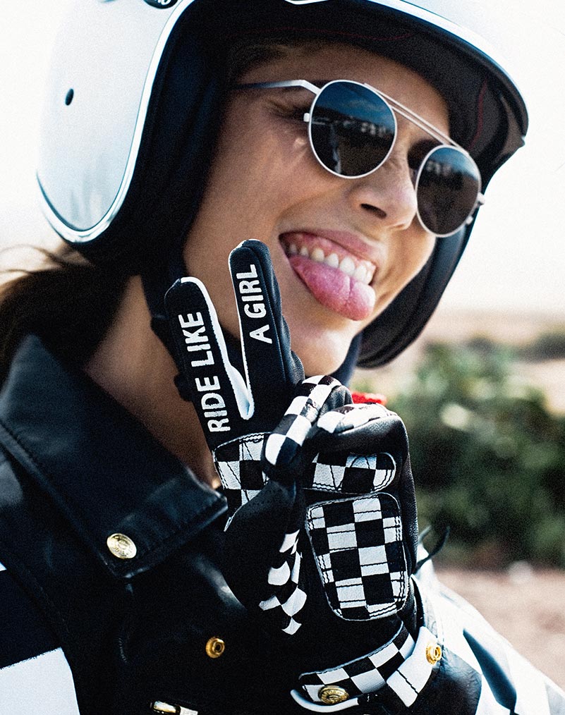 eudoxie-gant-gold-damier-hello-moto-femme-dragonne-niveau-1-rose-ce-homologue-motarde.jpg